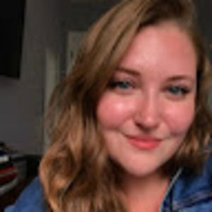 Meet your Posher, Adrianna